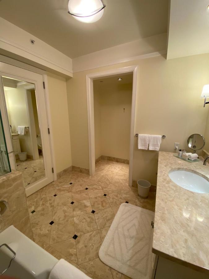 Private Condo Hotel At Four Seasons Brickell Miami Bagian luar foto