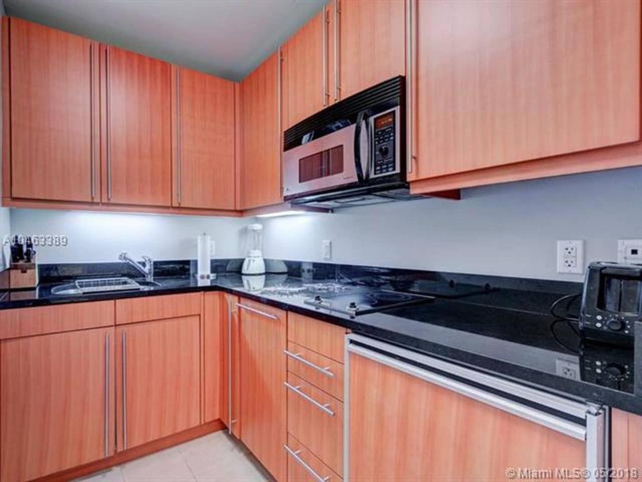 Private Condo Hotel At Four Seasons Brickell Miami Bagian luar foto